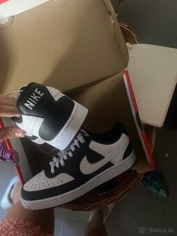 topanky NIKE