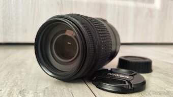 Nikon af-s nikkor 18-105mm + Nikon strap
