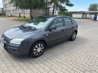 Ford Focus 1.6 benzín
