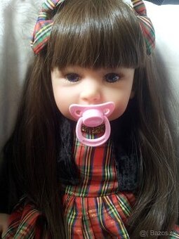 Bábika s modrými očkami