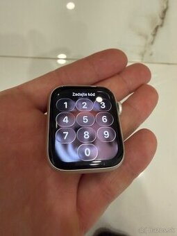 Apple Watch SE 2. generácia 44 mm