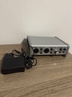 Taascam Series 102i USB zvuková karta