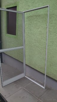 Sieťka proti hmyzu na dvere