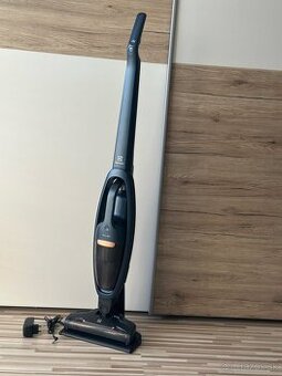 Tycovy vysavac Electrolux WQ71-50IB 2v1