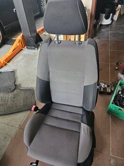 Tepovanie a hĺbkové čistenie Automobilov