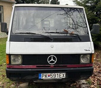 Mercedes MB100