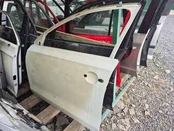 Volkswagen Jetta 2010-2016 dvere ľavé predné 5C6831055B