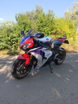 Predám Honda CBR1000RR SC59 2011