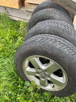 235/65 r17