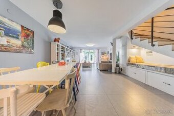 PRIESTRANNÝ, MODERNÝ 4i rodinný dom v Dunajskej Lužnej