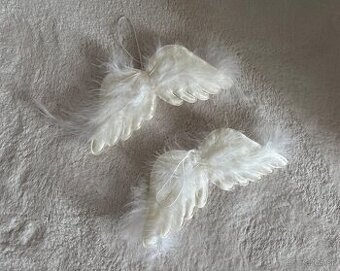 Anjelské krídla – biele s pierkami (2 ks)