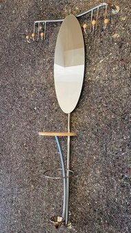 Nástenný vešiak so zrkadlom