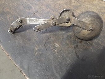 Zvoncek tahaci histiricky