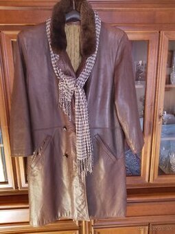 Kvalitný zachovalý kožený taliansky kabat č.52