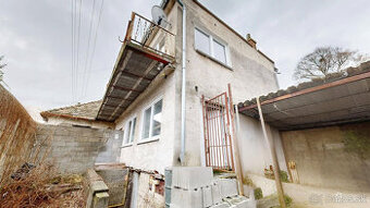 Dva rodinné domy na pozemku 820 m² v Čataji