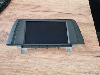 Predam informacny monitor z BMW