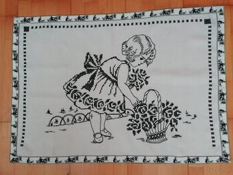 STAROŽITNÉ VYŠÍVANÉ NÁSTENKY