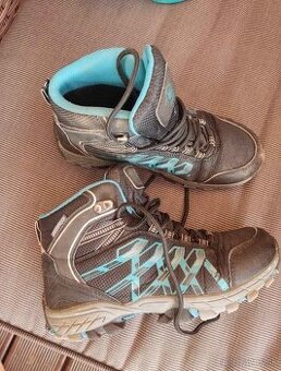 Turistické topánky 33