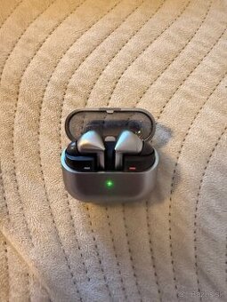 Samsung Galaxy Buds3 Pro – ako nové, 6 mesiacov