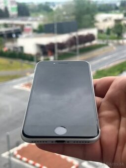 iPhone SE