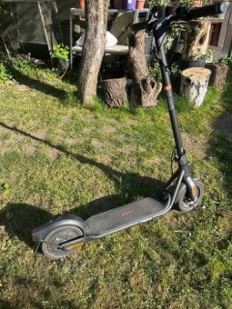 Elektrická kolobežka ninebot kickscooter f2