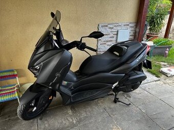 YAMAHA XMAX 125