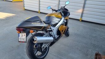 Suzuki GSX-R 750 SRAD