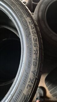 245/35R18 92Y