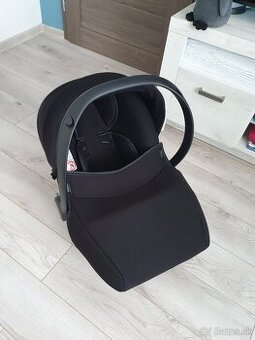 Autosedačka Camarelo Cosmo i-Size 0-13 kg - 1