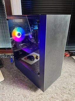 Počítač A8‑9600/8GB RAM/RX 570/120 SSD+500 HDD