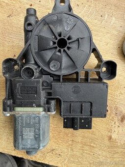Motorček predného okna – VW/Škoda/Seat/Audi