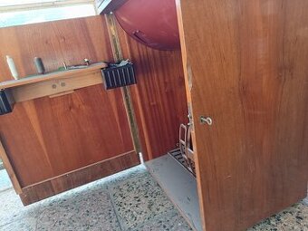 Retro šijací stroj Minerva skrinkový