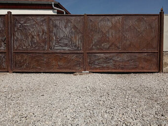 Predám dvojkrídlová brána + bránička - 1