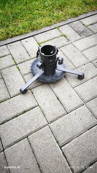 Stojan na vianočný stromček