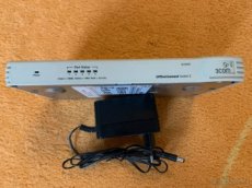 3Com 5 portový Switch - 1