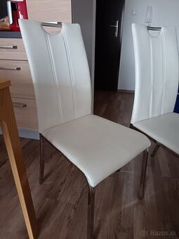 Jedálenské stoličky