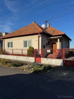 PREDÁM Rodinný dom s 8-árovým pozemkom - Jur nad Hronom