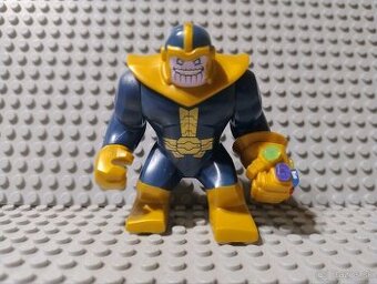 Lego Thanos s rukavicou nekonečna