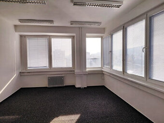 Prenajmeme dvoj kanceláriu s parkovaním v BA Nové Mesto