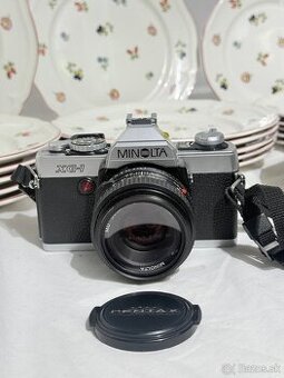 Minolta GX-1 (retro zrkadlovy fotoaparat) s objektivom