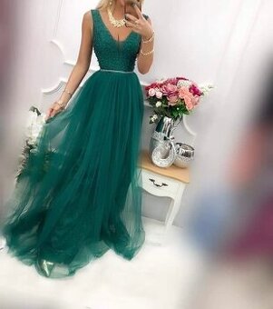 Zelené tylové šaty 40/L