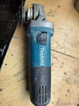 Uhlová bruska karbobrusku Makita