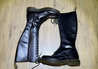 Kožené čižmy Dr. Martens Air Wair veľ. EU 42
