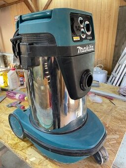 Makita VC3211M