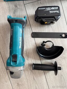 Predám akú brusku Makita dga 452 s baterkou a nabijackou