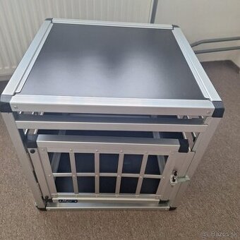 Predám prepravku/box do auta pre psa/mačku 50 x 50 x 50