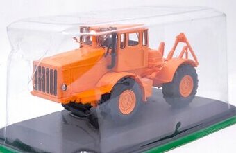 Traktor K-700 1:43
