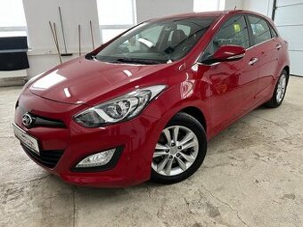 Hyundai i30 1.6i 99kw VYHŘ.SEDAČKY ALU PO ROZVODECH SERVISKA