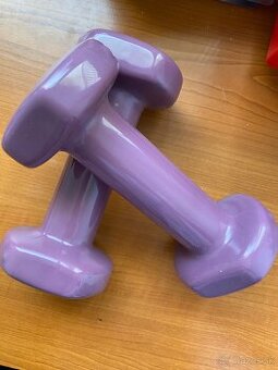 ČINKY NA FITNESS 2 × 1,5 KG – BORDOVÉ