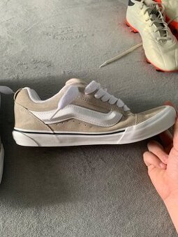 Vans knu skool